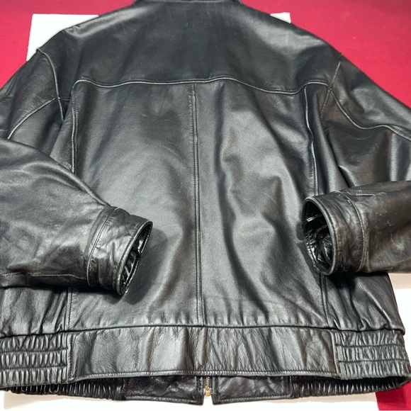 St. John’s Bay Black Leather BOMBER Jacket Mens 2xL Vintage Biker Zip Up Collar - Picture 6 of 16